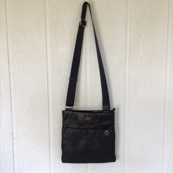 TUMI BLACK LEATHER VOYAGEUR CROSSBODY BAG - Picture 6 of 17